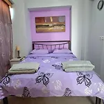 Mary's - Close To Port, Beaches העיירה קוס
