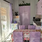 Mary's - Close To Port, Beaches *